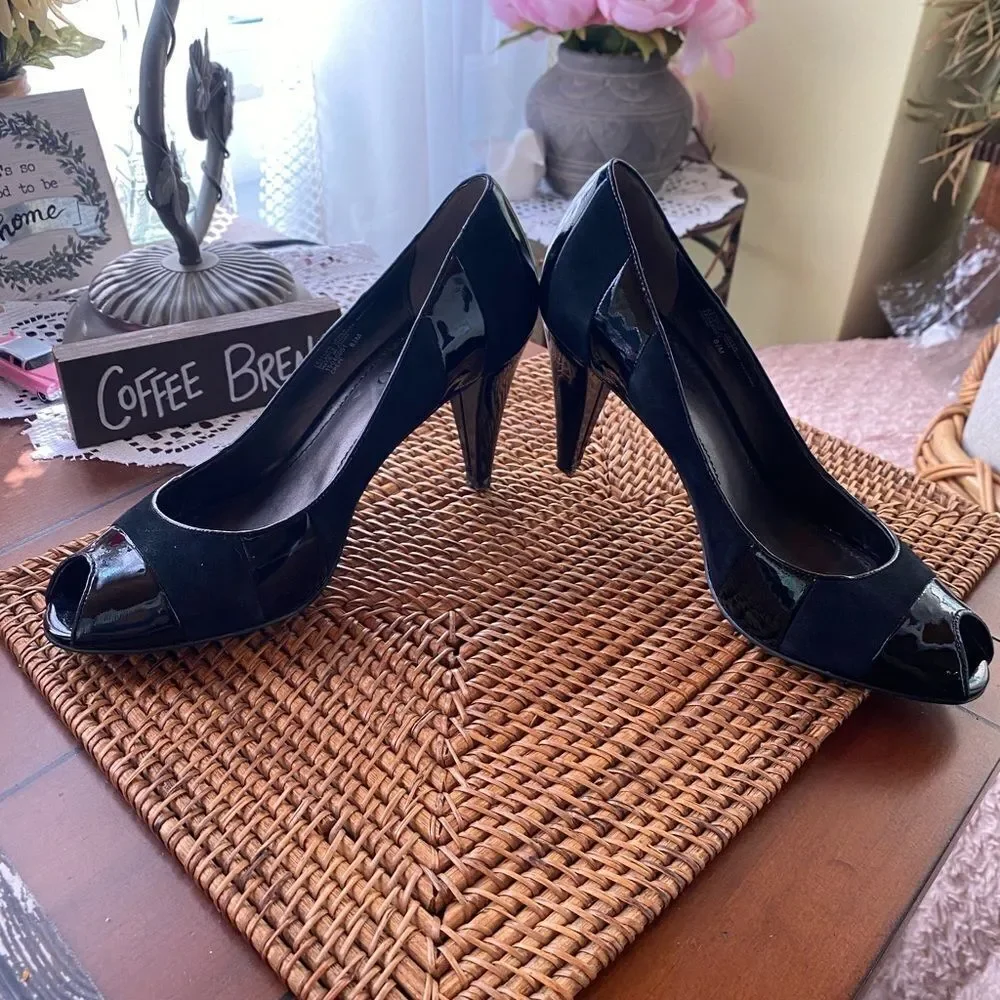 Gorgeous Franco Sarto Suede/Patent Leather Pumps